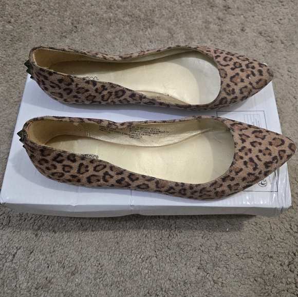 Women Shoes - Picture 8 of 9